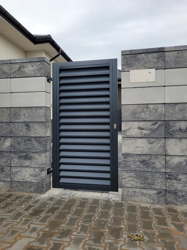 Brama żaluzjowa antracyt